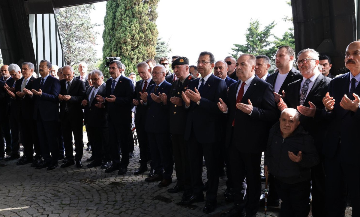 İMAMOĞLU TURGUT ÖZAL’I ANMA TÖRENİNE KATILDI 